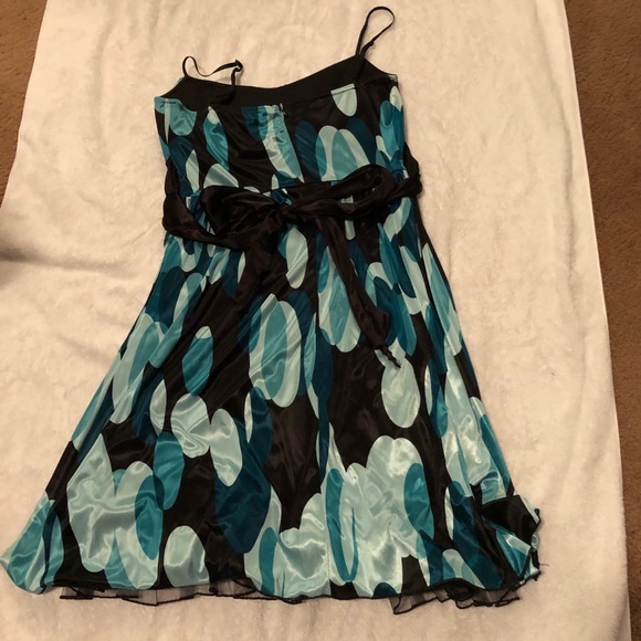 Le château Prom dress wore one time - Picture 3 of 6